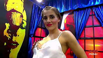 Silvia Dellai BỊ ĐỊt TẬp ThỂ Trong Gangbang NÓng BỎng