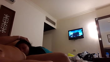 Địt Sâu Vào Miệng Bạn Gái Trong Phòng Khách Sạn Cùng Lesbian Illusion Girls